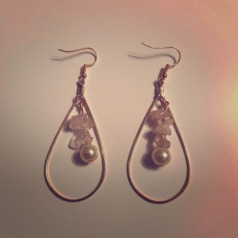 Made to order! Gold plated earrings rose quartz.